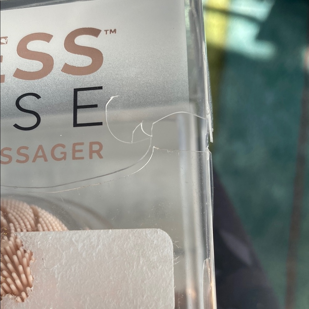 New in the box Finishing Touch Flawless Cleanse Facial Cleanser - Picture 7 of 9